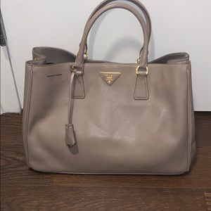 Prada Large Saffiano Leather Prada bag w/ dust bag